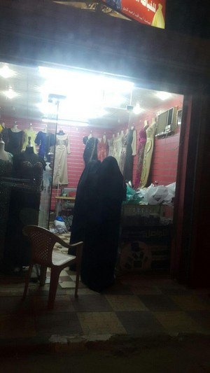 هل تذكرون الخياط الذي يأخذ مقاسات النساء بنفسه في السعودية؟ اقرأوا ماذا حل به