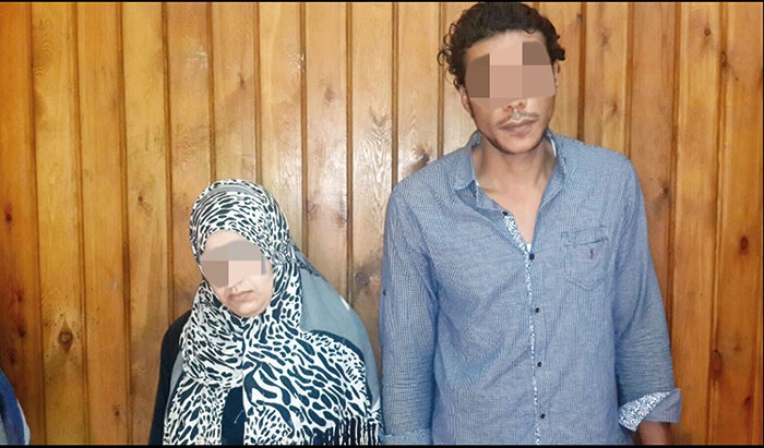 امرأة تخدع رجلين... الأول زوجها والثاني خطيبها!