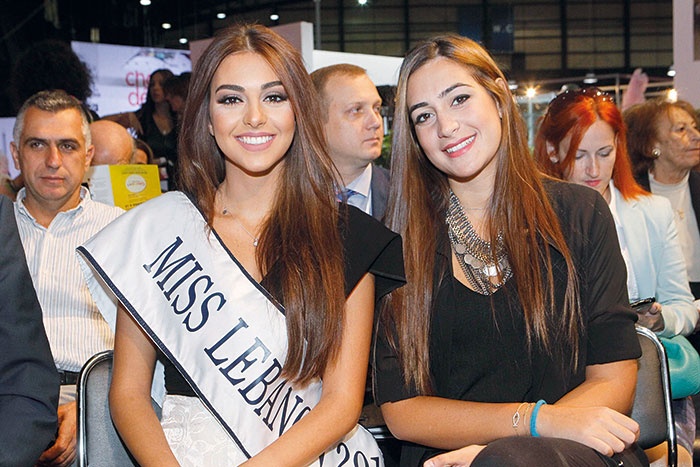 أزياء من الشوكولا في معرض Salon Du Chocolat