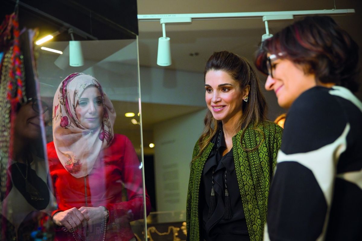 الملكة رانيا تفتتح معرض «يا حافظ يا أمين»