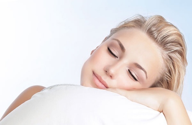 بالماركات... هذه المستحضرات تخلّصك من  جفاف بشرتك نهائياً