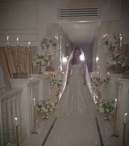 بالفيديو - بعد عرض الزواج عليها.. لجين عمران بفستان الزفاف!