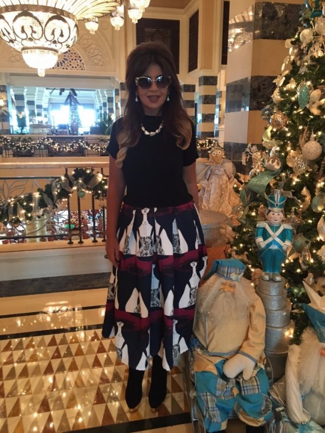 الإعلامية المصرية بوسي شلبي اختارت إطلالتها النهارية من جيفنشي. وهي تشارك في مهرجان دبي، التي يأتي بالمرتبة الثانية عالميا بعد 