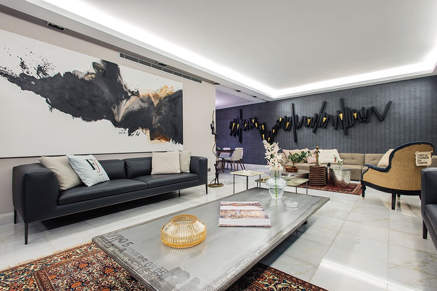 الخطوط الراقية تنسج جمالاً هندسياً نادراً