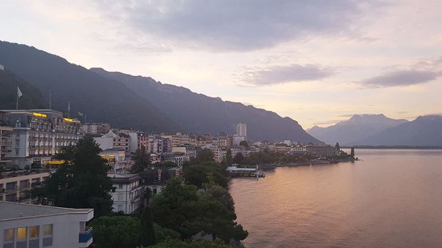 شروق الشمس من على شرفة فندق Riviera شروق الشمس من على شرفة فندق Riviera