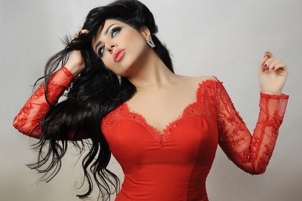 بالصورة – هكذا احتفلت حليمة بولند بعيد ميلادها... شاهدوا ابنتيها