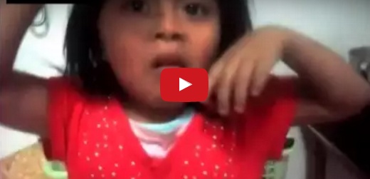 بالفيديو - والدها يجبرها على أكل صرصار... إليكم السبب!