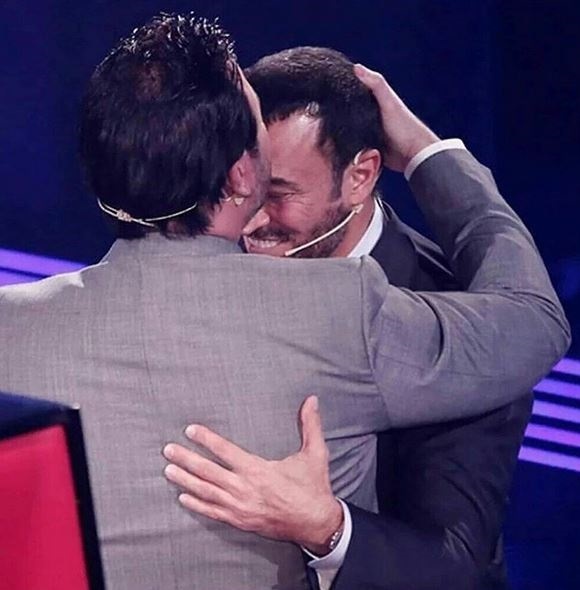 عاصي الحلاني يحتج ويقبل 