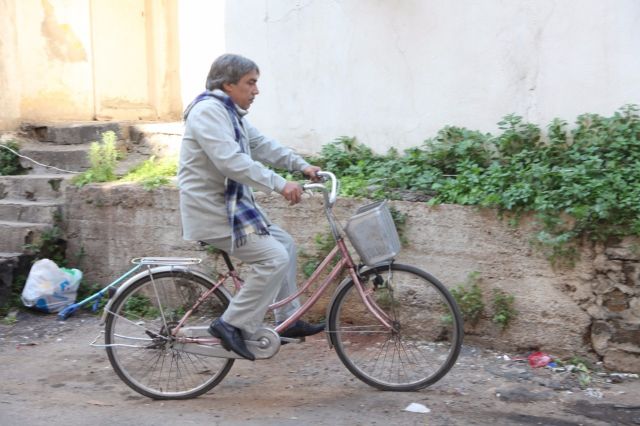 بالصور - كيف روّج أيمن رضا الشائعات في بيروت وما علاقة امل بوشوشة؟!