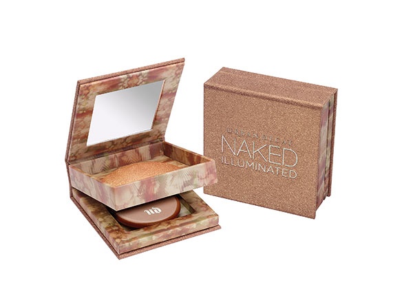 البودرة المضيئة للتألق تحت الأضواء