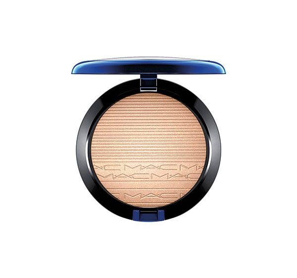 ثلاثية الأبعاد M.A.C Magic of the Night Extra Dimension Skinfinish in Oh Darling.