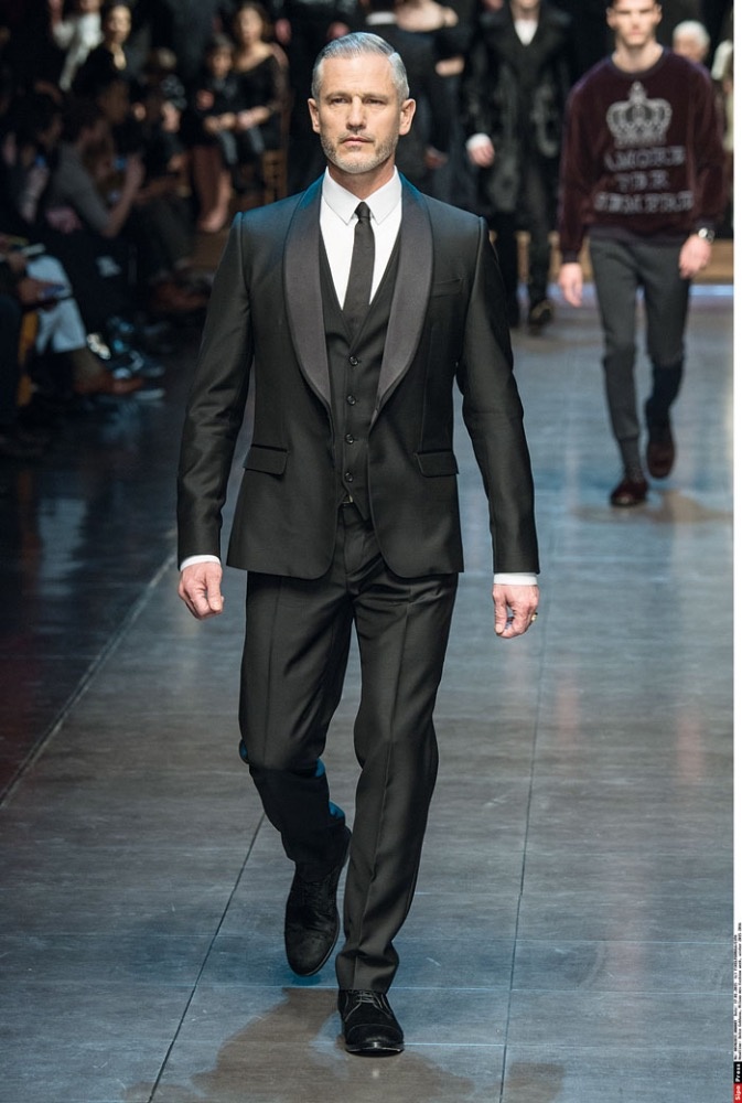 إليك هذه البدلات المترفة لأناقة راقية