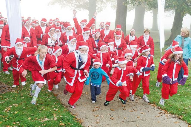 مهرجان «أركض سانتا» Santarun في نيو تاون في ويلز البريطانية