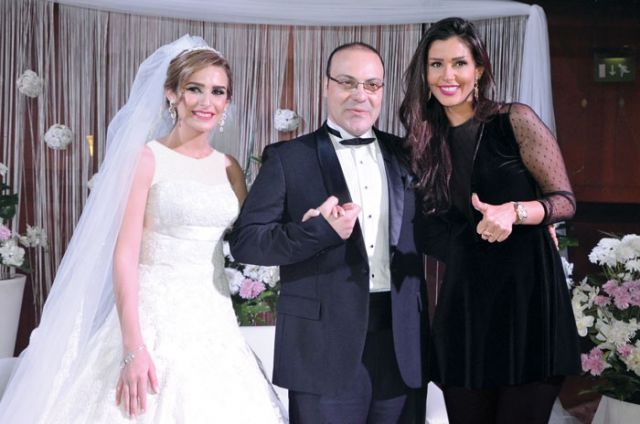 العروسان وساندي