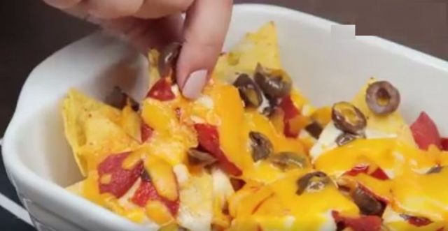 بيتزا الناتشوز المميزة لسهرة العيد.. جربوها