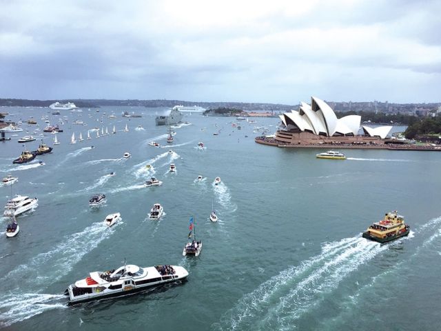 سيدني وتلاعب الأنوار والألعاب النارية الخاطفة للأبصار 