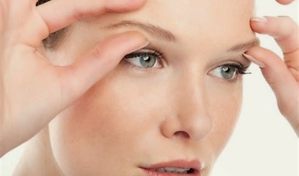 الخبيزة للتخلص من إنتفاخ الجفون!