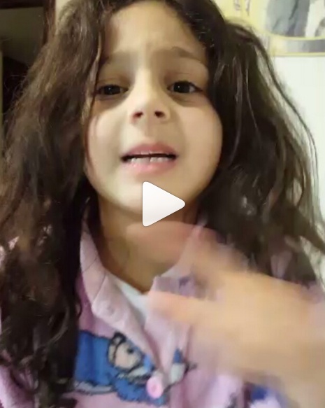 بالفيديو - ابنة الإعلامية باتريسيا هاشم تغني لنانسي عجرم...لن تجدوا أهضم منها!