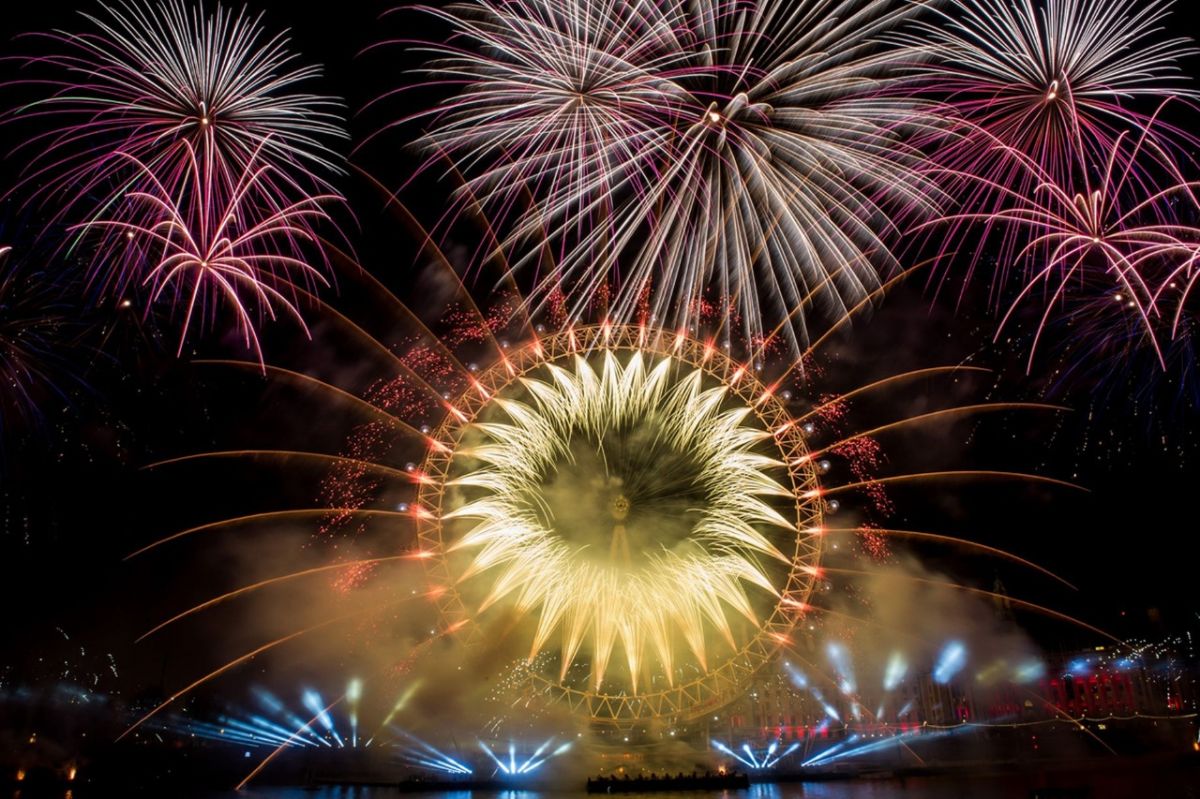 بالفيديو والصور – هكذا رحبت عواصم العالم بالسنة الجديدة.. عروض مدهشة