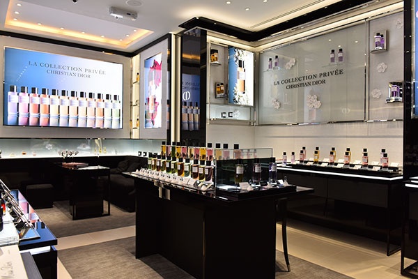 واجهة جديدة لطرح عطور ومنتجات تجميل Dior