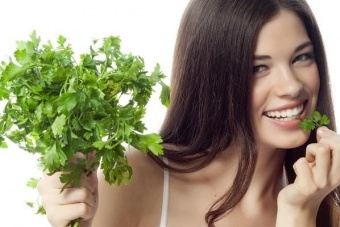 لبشرة منعشة ونظيفة جربي البقدونس!!