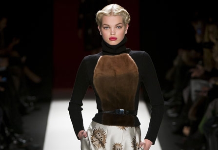 تنّورة طويلة ماكسي، تحتاجينها هذا الشتاء