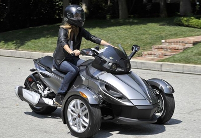 احزروا من هي!