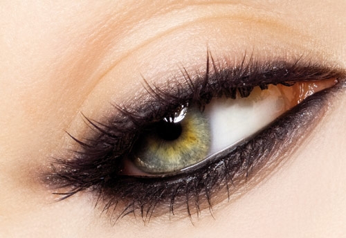 حافظي على شباب عينيك