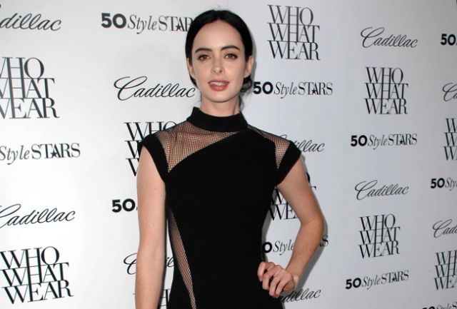 من منصّات العروض... كريستن ريتر بفستان من ريم عكرا