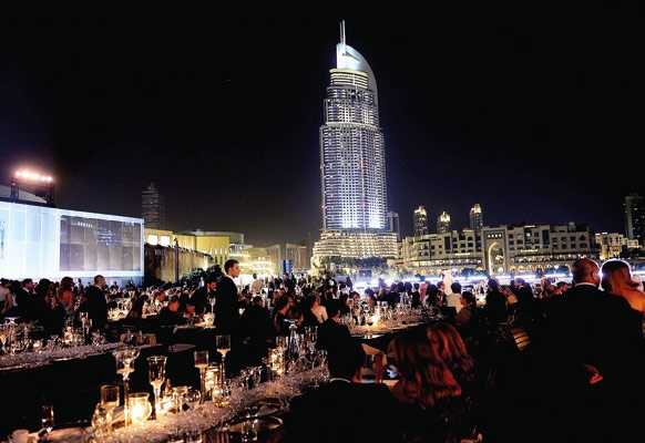 الإمارة على خريطة الأزياء العالمية... 'تجربة الموضة من فوغ في دبي'