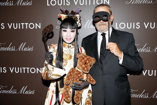 الأميرة تنكو وباتريك لوي فويتون