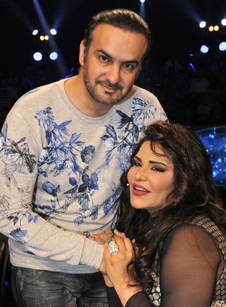 احبببببببببببك انت نور حياتي الله يحفظك لي ولعيالنا وكل اللي يحبونك