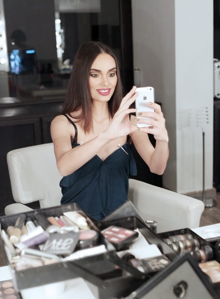 في الكواليس Behind the Scene