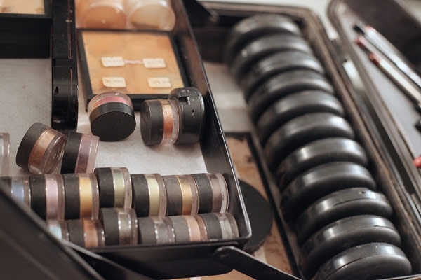 في الكواليس Behind the Scene