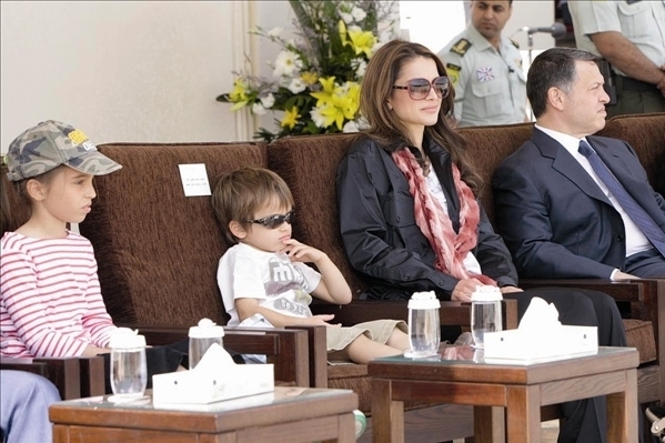 الملكة رانيا مع الأميرة سلمى والأمير هاشم