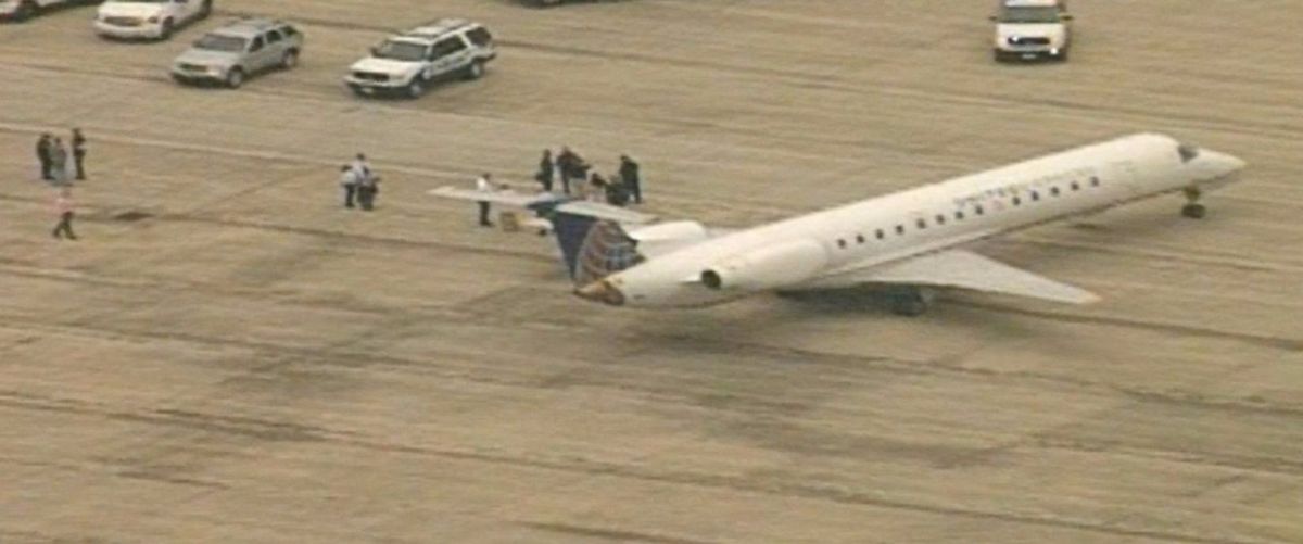 مسافرة مصرية تهدد بتفجير طائرة ركاب!