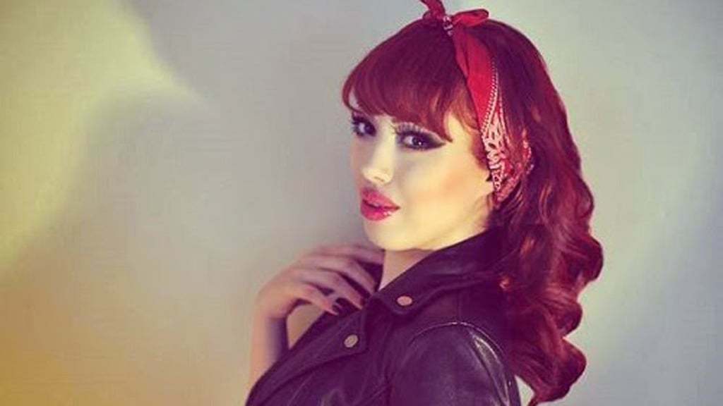 إذا كنت جميلة جداً فاحذري.. نساء طردن من العمل بسبب جمالهن!