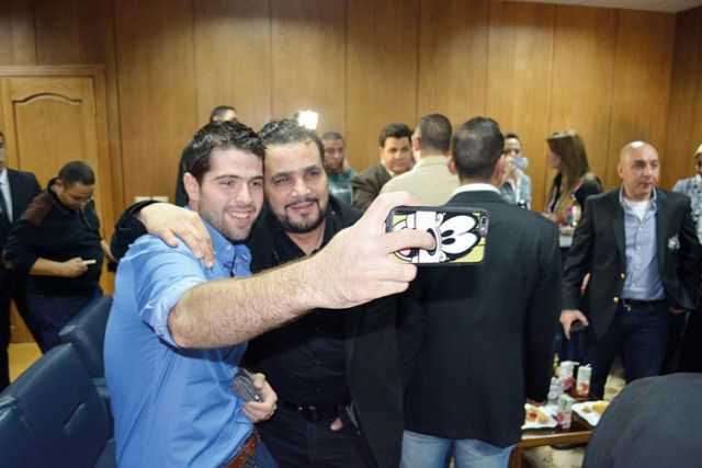 «سيلفي» مجدي كامل وطارق الإبياري
