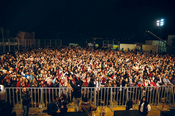 في حفلته: محـمد حماقي يرفض طلباً للجمهور!