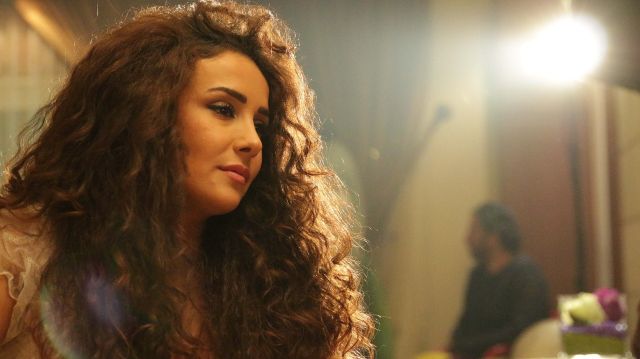 ما هو السر الذي تخفيه كندة حنّا عن زوجها وأخيها؟