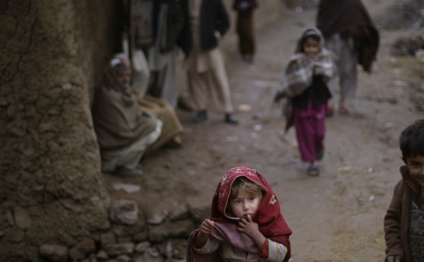 صبي يقطع يده اعتقاداً منه انه كافر!