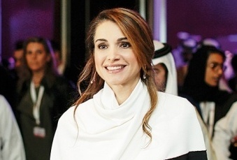 بالصور- الملكة رانيا العبدلله ترد برسمة على سخرية شارلي ايبدو من إيلان... شاهدوا ماذا رسمت