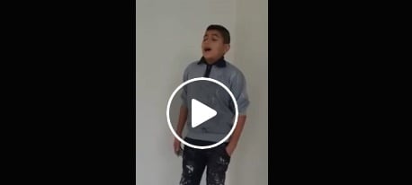 بالفيديو- هذا الطفل ليس مشتركاً في برنامج the voice.. هذا مهجّر من الريف الحلبي بالفيديو- هذا الطفل ليس مشتركاً في برنامج the voice.. هذا مهجّر من الريف الحلبي