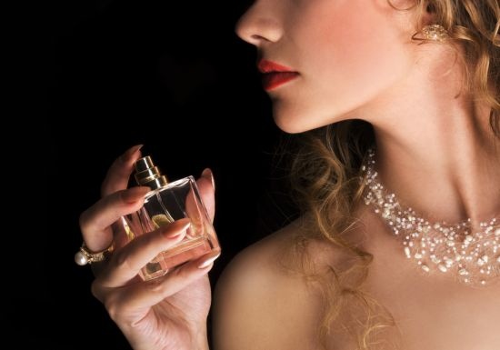 كيف تفرّق بين العطور الأصلية والتقليد؟