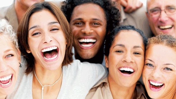 ليست مزحة... الضحك يساعد في تخفيف الوزن! اليكم التفاصيل