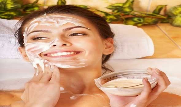 أقنعة سهلة من البطاطس للحصول على بشرة نقية