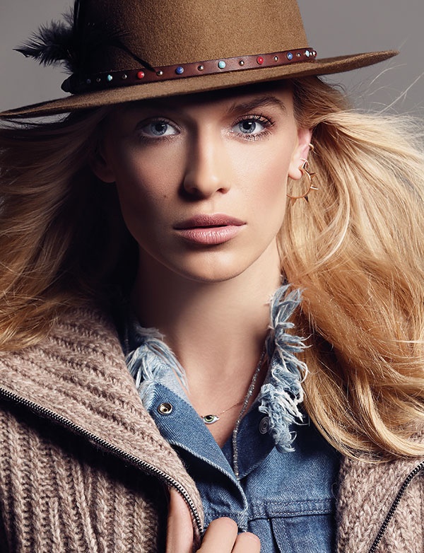 ألوان ترابية وبرونزية، ذهبية وزرقاء...