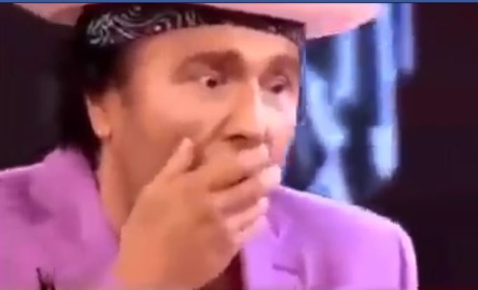 فيديو مؤثر - شاب لم ير والدته منذ 10 سنوات...شاهدوا رد فعله عندما رأها على الهواء مباشرة!