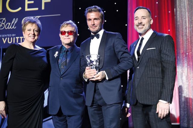 التون جون ودايفيد بيكهام