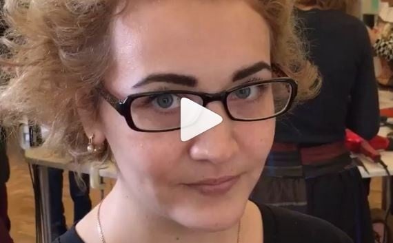 بالفيديو- شعرك قصير وتريدين رفعه مثل تسريحة شيرين في the voice؟! تعلّمي كيف